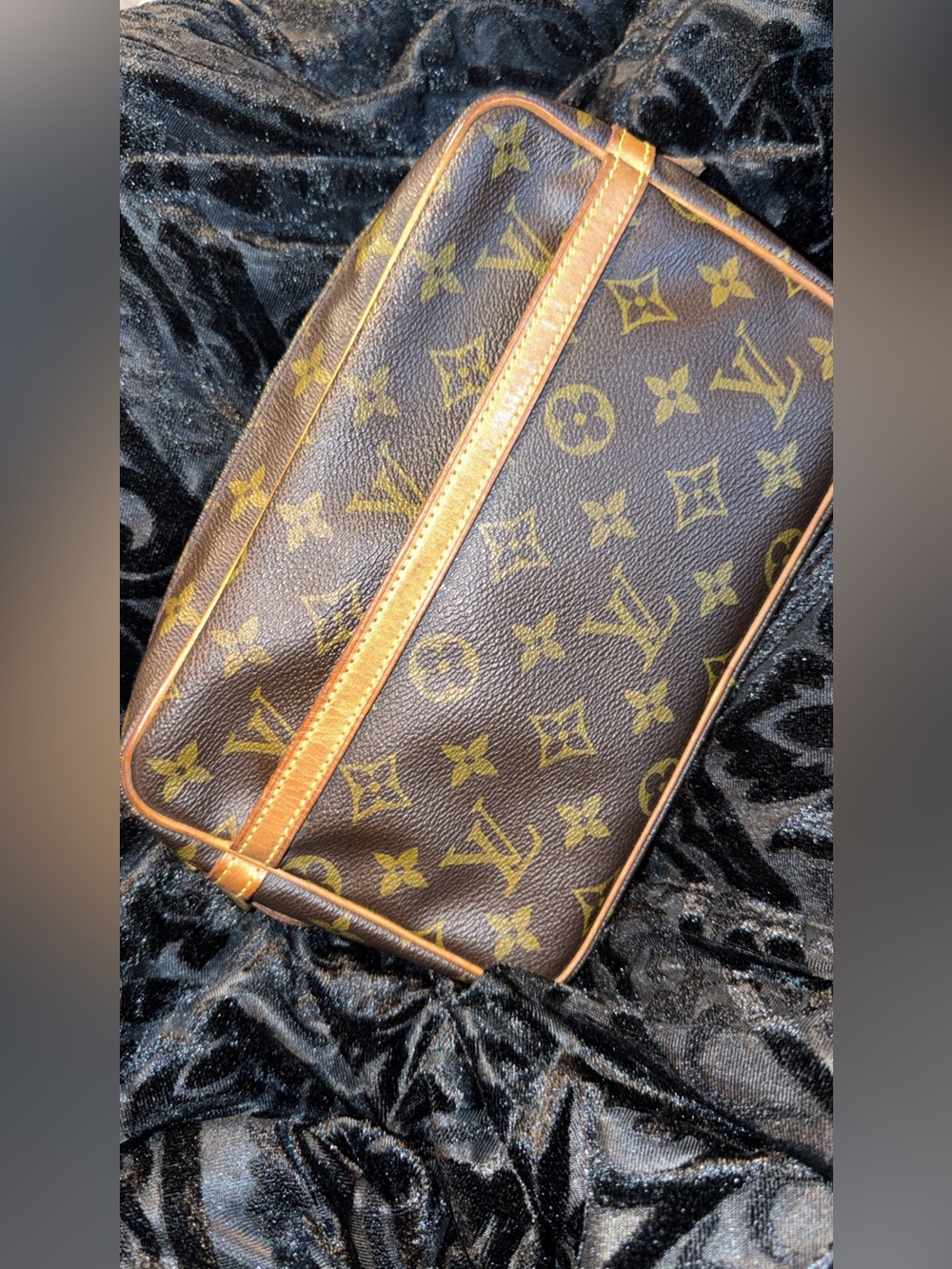 Louis Vuitton Compienge 23 Vintage Clutch